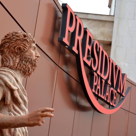Hotel Presidivm Palace Łowecz Zewnętrze zdjęcie