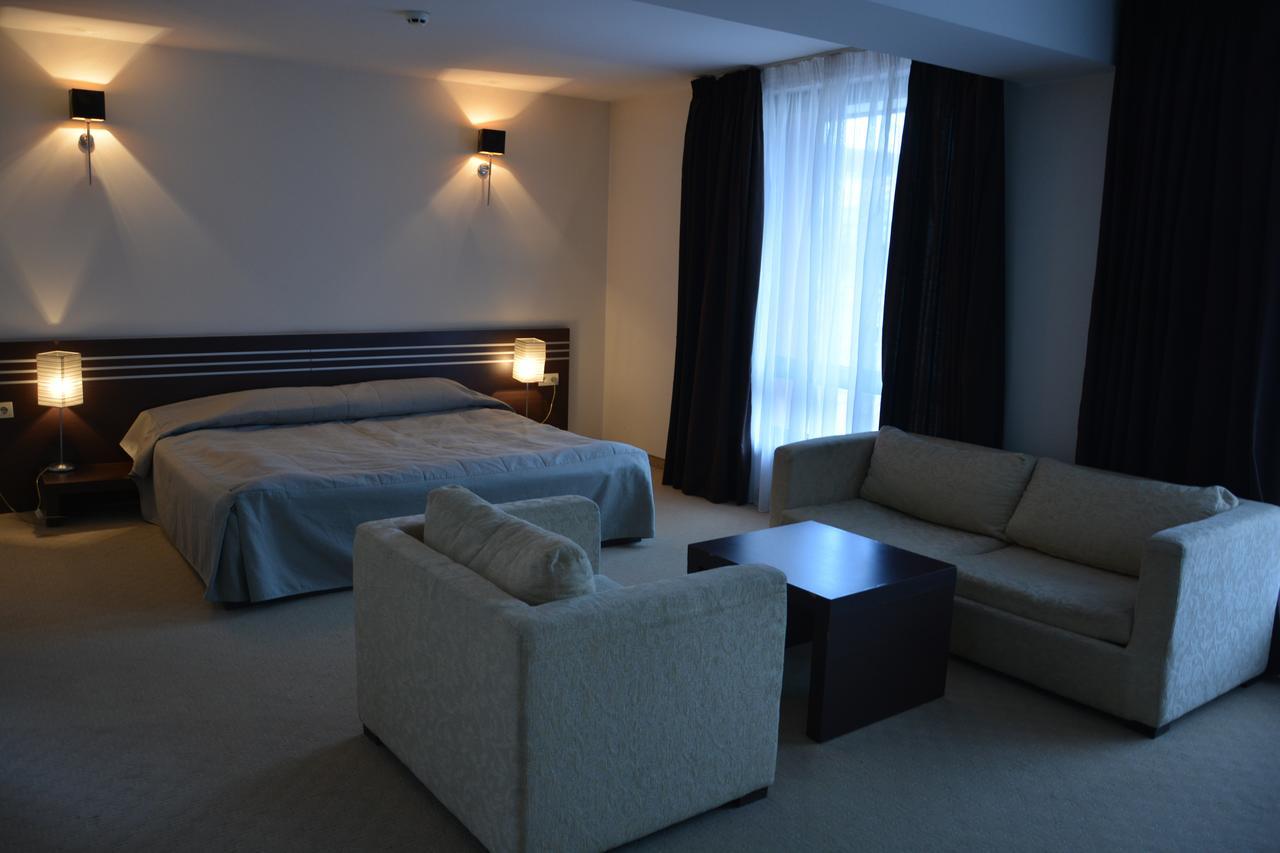 Hotel Presidivm Palace Łowecz Zewnętrze zdjęcie
