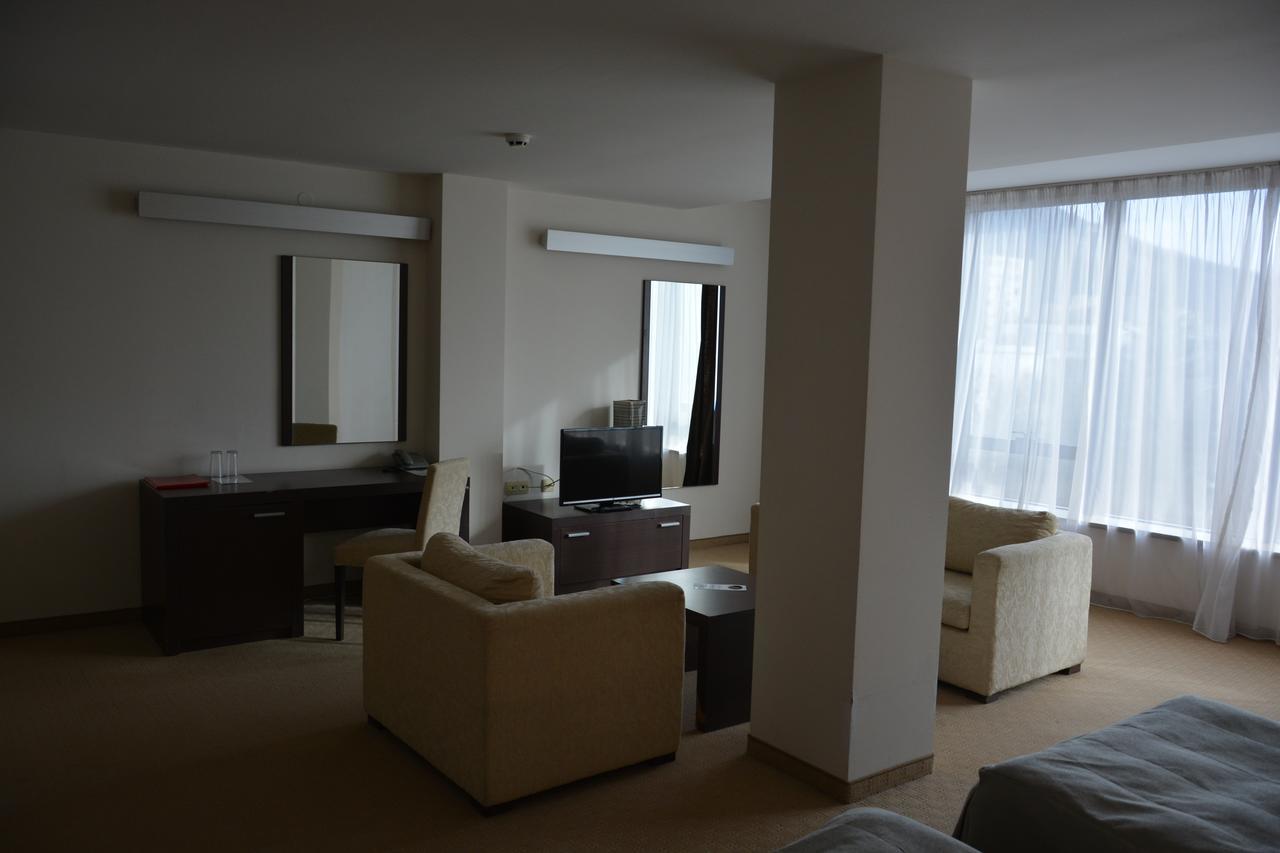 Hotel Presidivm Palace Łowecz Zewnętrze zdjęcie