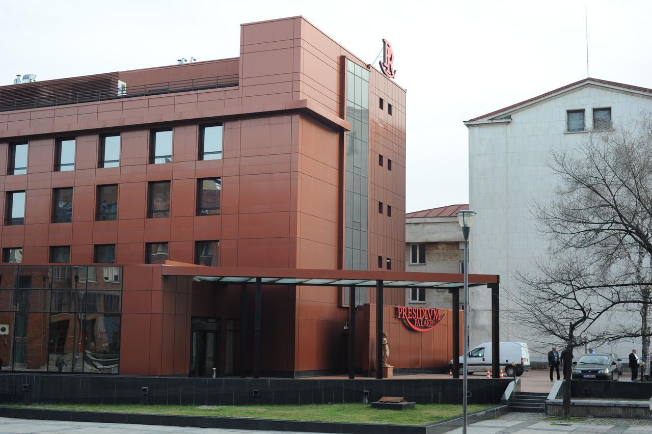 Hotel Presidivm Palace Łowecz Zewnętrze zdjęcie