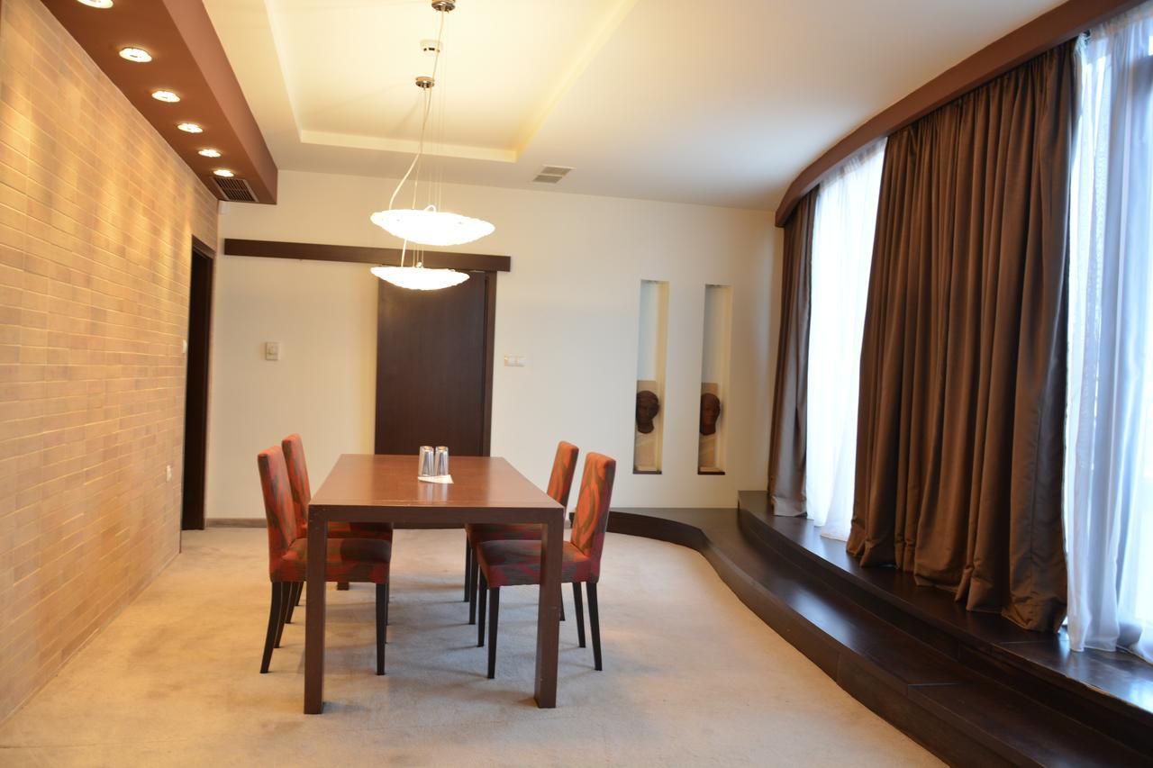 Hotel Presidivm Palace Łowecz Zewnętrze zdjęcie